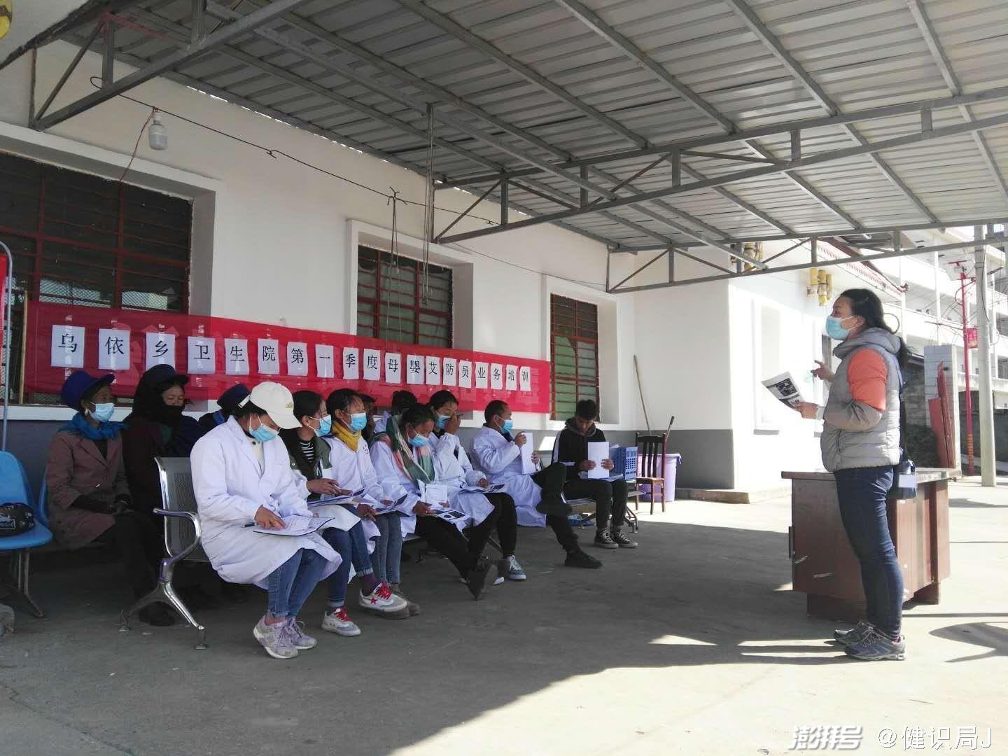 图 | 专家和学科带头人深入偏远地区现场指导基层医疗团队